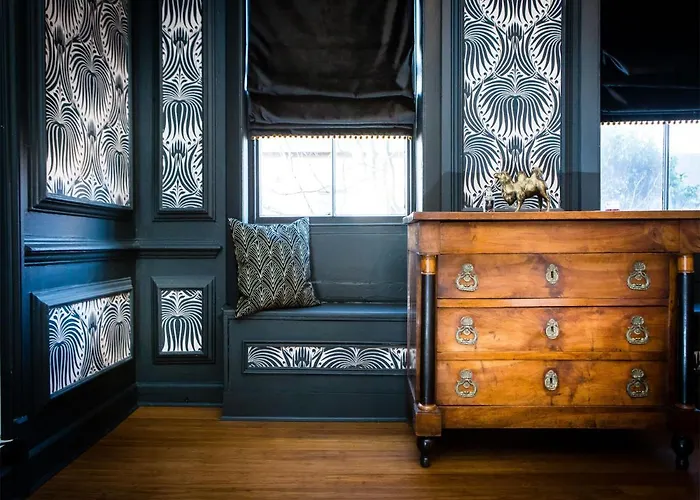 Maison Parfaite Yo1 - Exquisite 400 Year Old, City Centre Townhouse