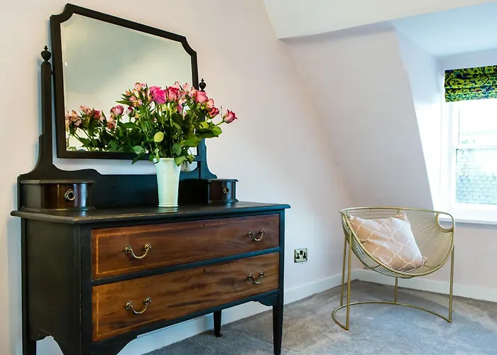 Maison Parfaite Yo1 - Exquisite 400 Year Old, City Centre Townhouse