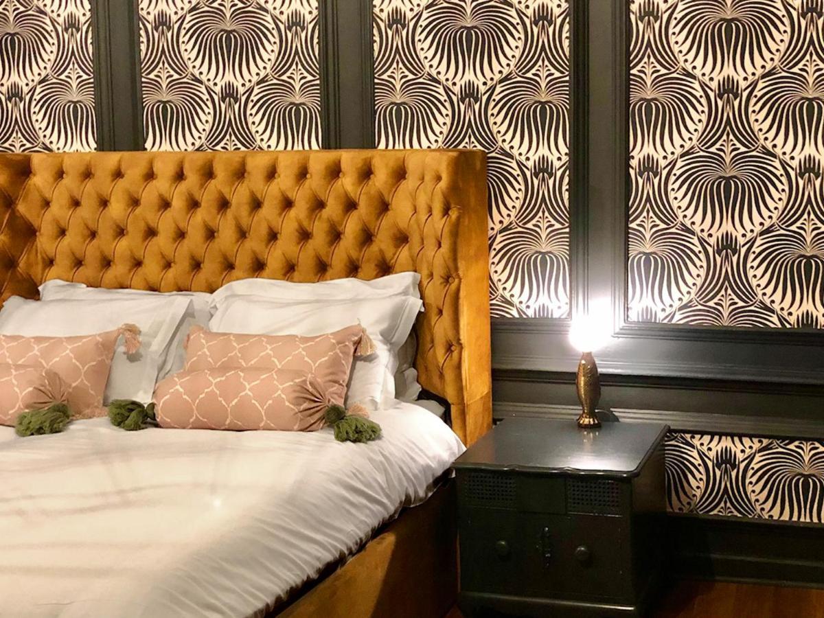 Maison Parfaite Yo1 - Exquisite 400 Year Old, Centre Townhouse Holiday home *