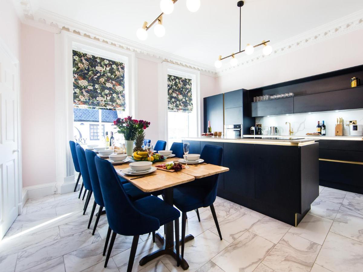 Maison Parfaite Yo1 - Exquisite 400 Year Old, Centre Townhouse Holiday home York