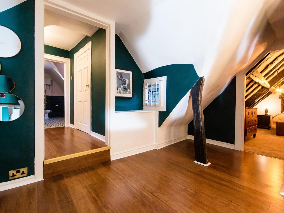 Maison Parfaite Yo1 - Exquisite 400 Year Old, Centre Townhouse *