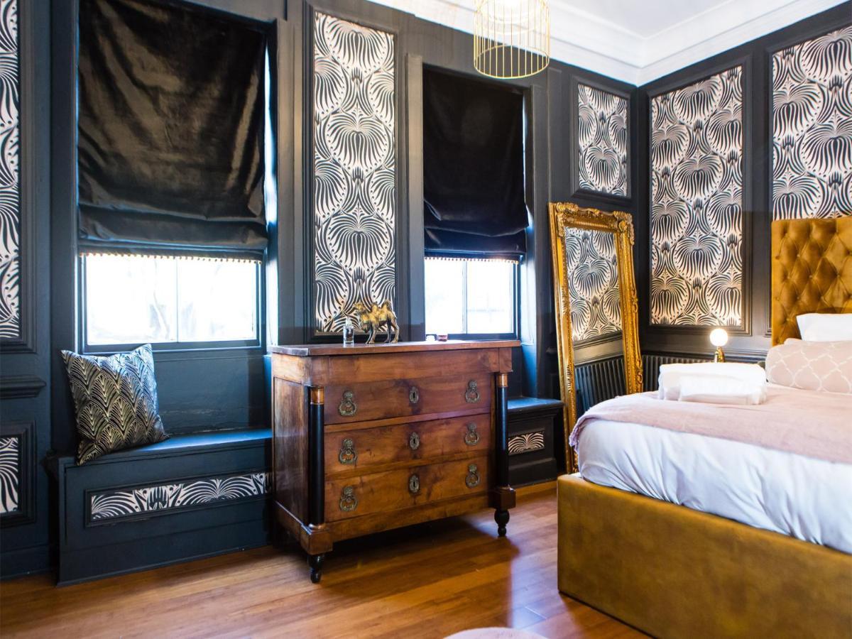 Maison Parfaite Yo1 - Exquisite 400 Year Old, Centre Townhouse Holiday home *
