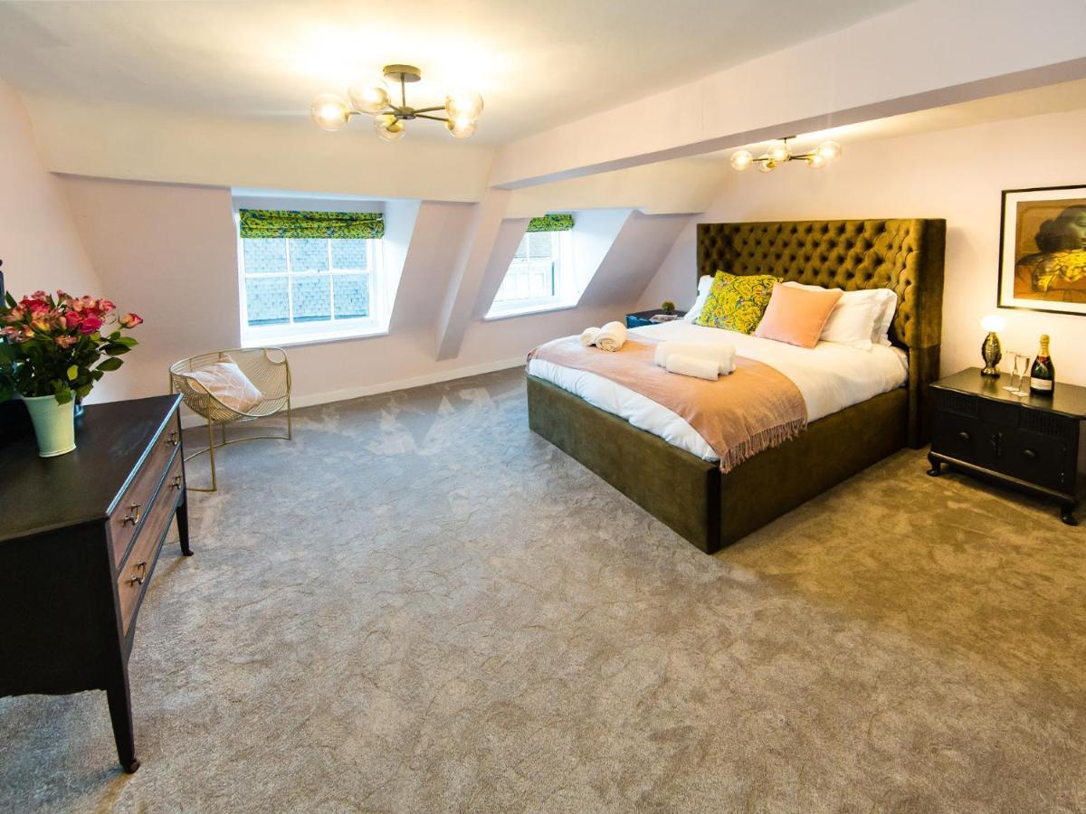 Maison Parfaite Yo1 - Exquisite 400 Year Old, Centre Townhouse