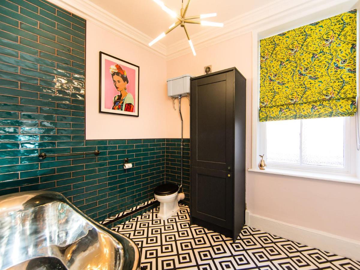 Maison Parfaite Yo1 - Exquisite 400 Year Old, Centre Townhouse *