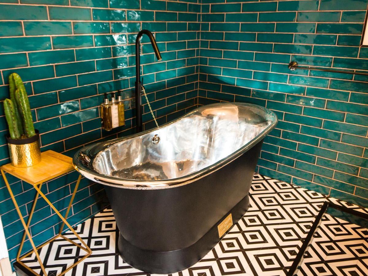 Maison Parfaite Yo1 - Exquisite 400 Year Old, Centre Townhouse